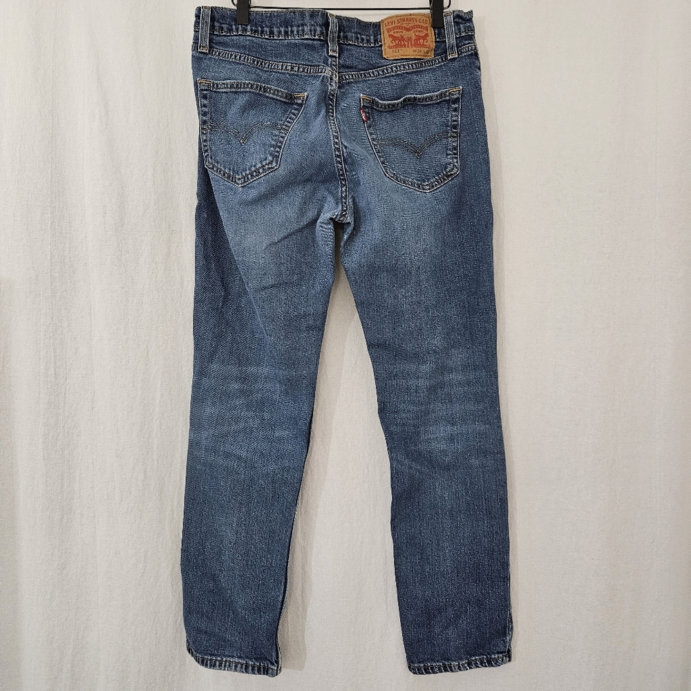 Levi's 511 Slim Fit Jeans in Blue Meduim Wash Men's Size 34X30 - Picture 2 of 4